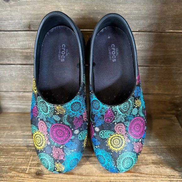 Womens Crocs Neria Pro II Multicolor Medallion Work Comfort Clogs Shoes Size 8 M - Picture 3 of 5